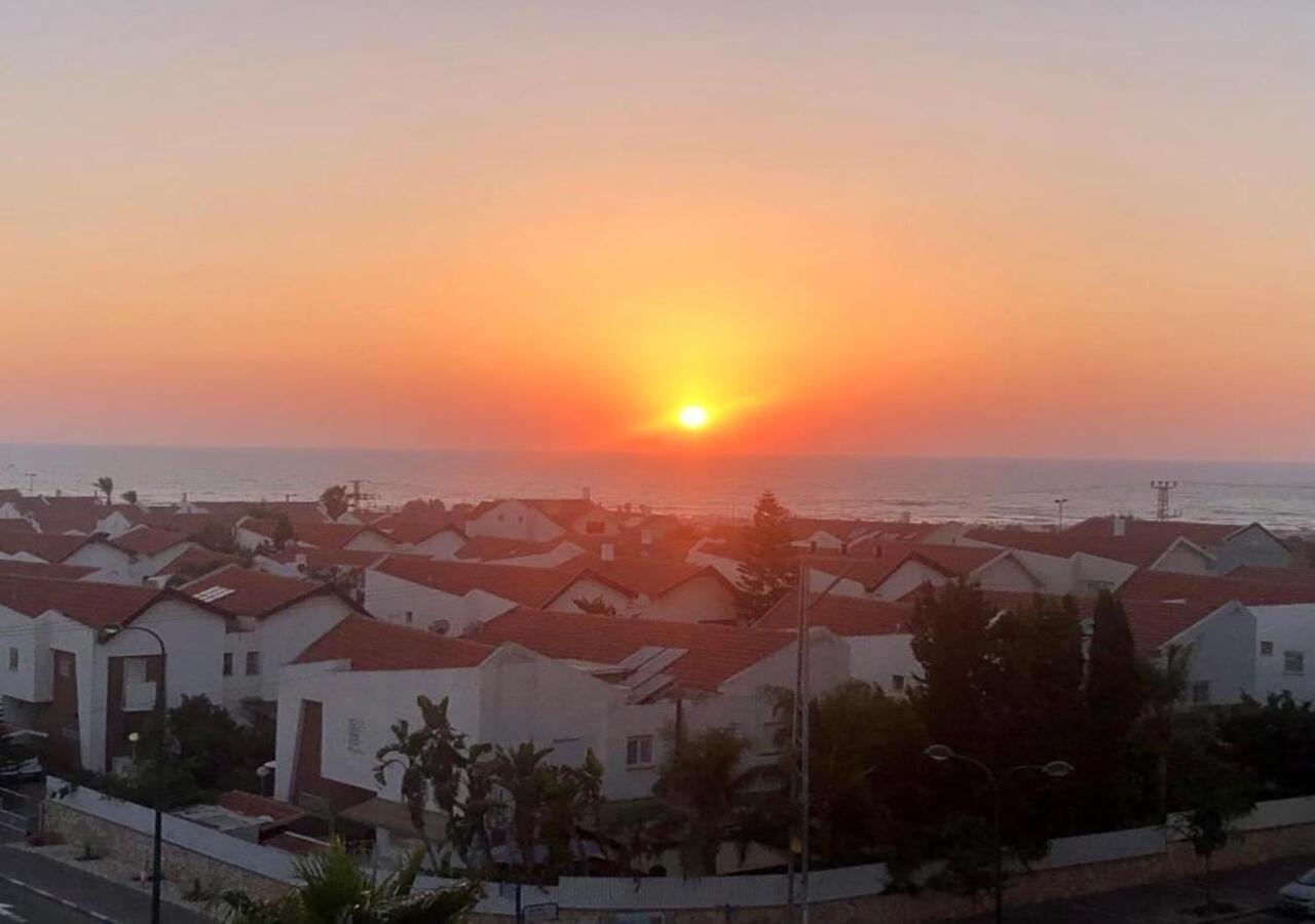 Studio Near The Sea Netanya Exterior foto